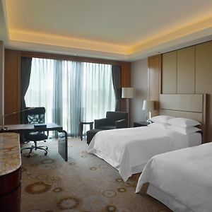Grand Deluxe Twin Room